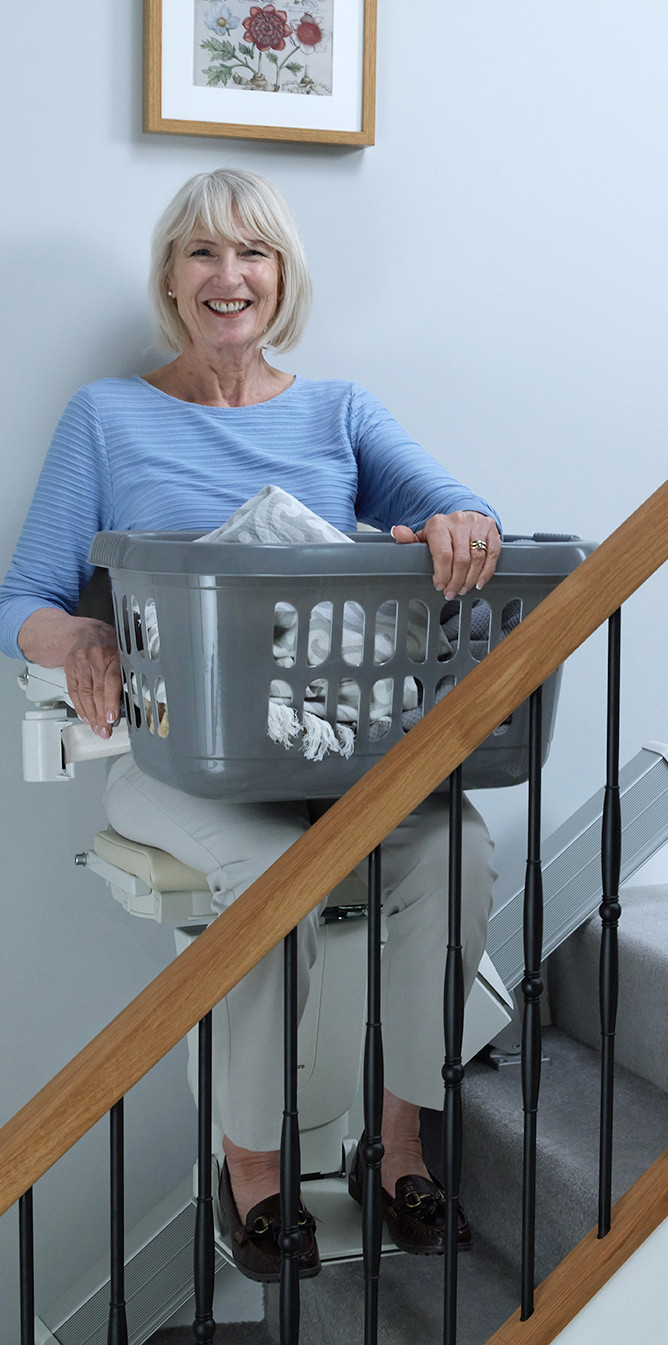 Treppenlift innen Person